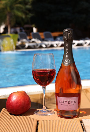 Вино игристое «Матеуш» Розе
